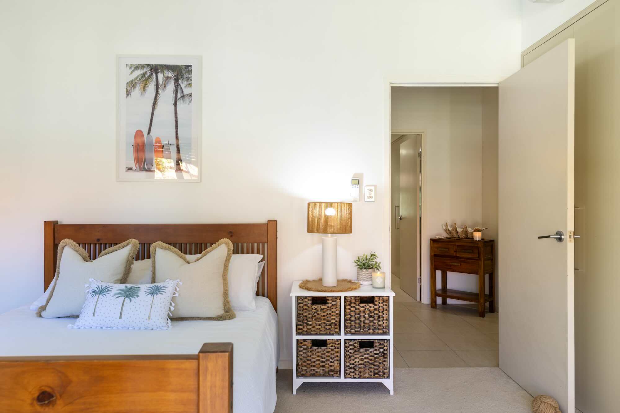 11-family-retreats-savannah-villa-elua-bedroom-master-third