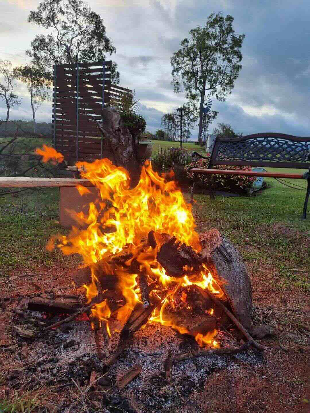 13-family-retreats-hitching-rail-retreat-the-ghan-fire-pit