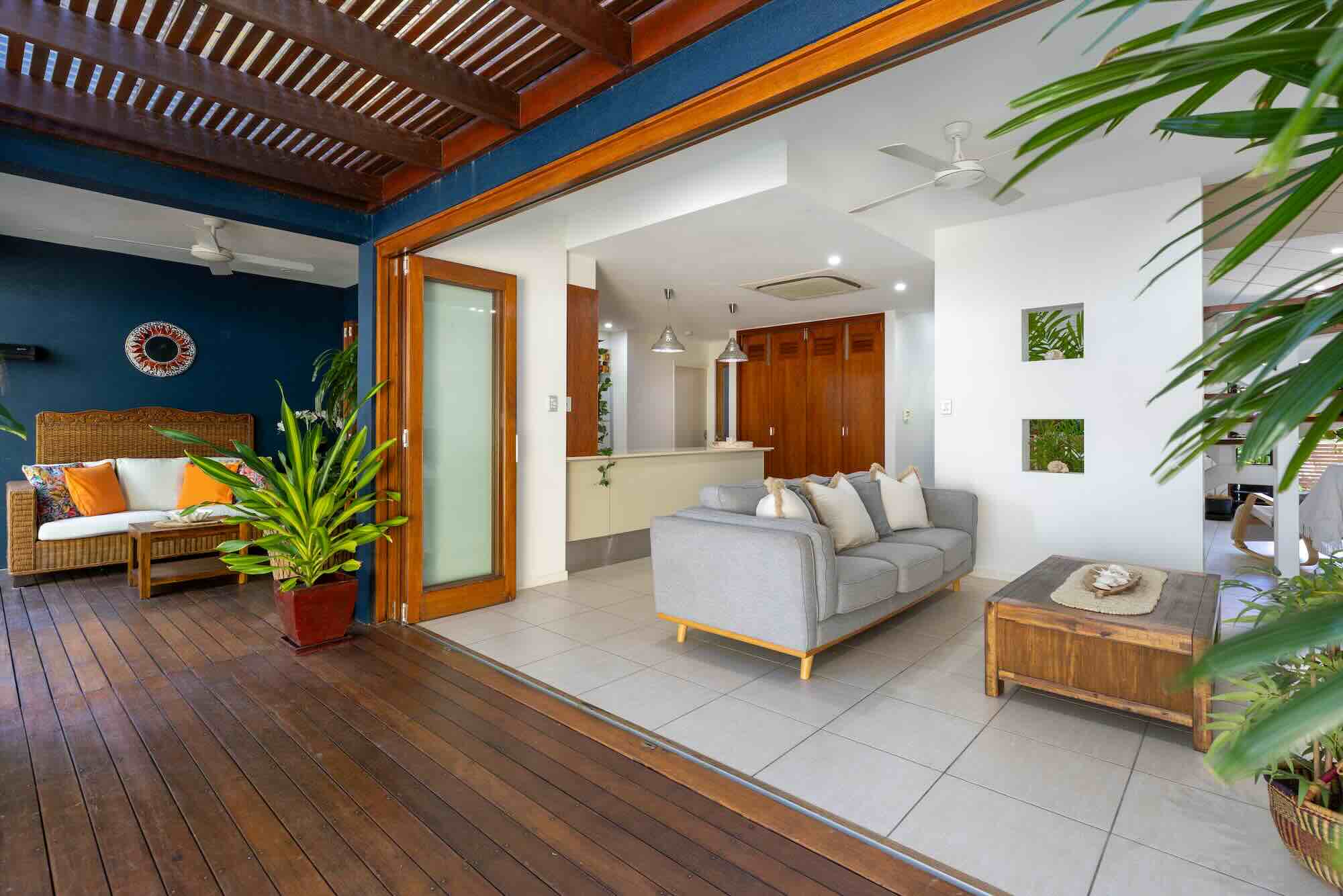 15-family-retreats-savannah-villa-elua-living-balcony