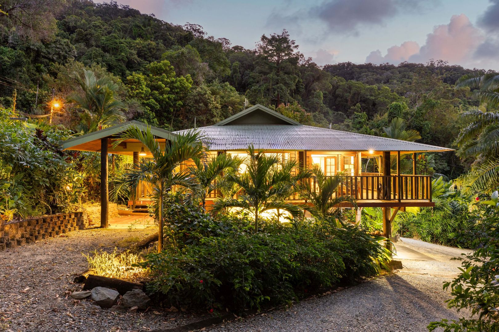 17-013-family-retreats-papillon-on-coral-sea-mossman-gorge-(13)