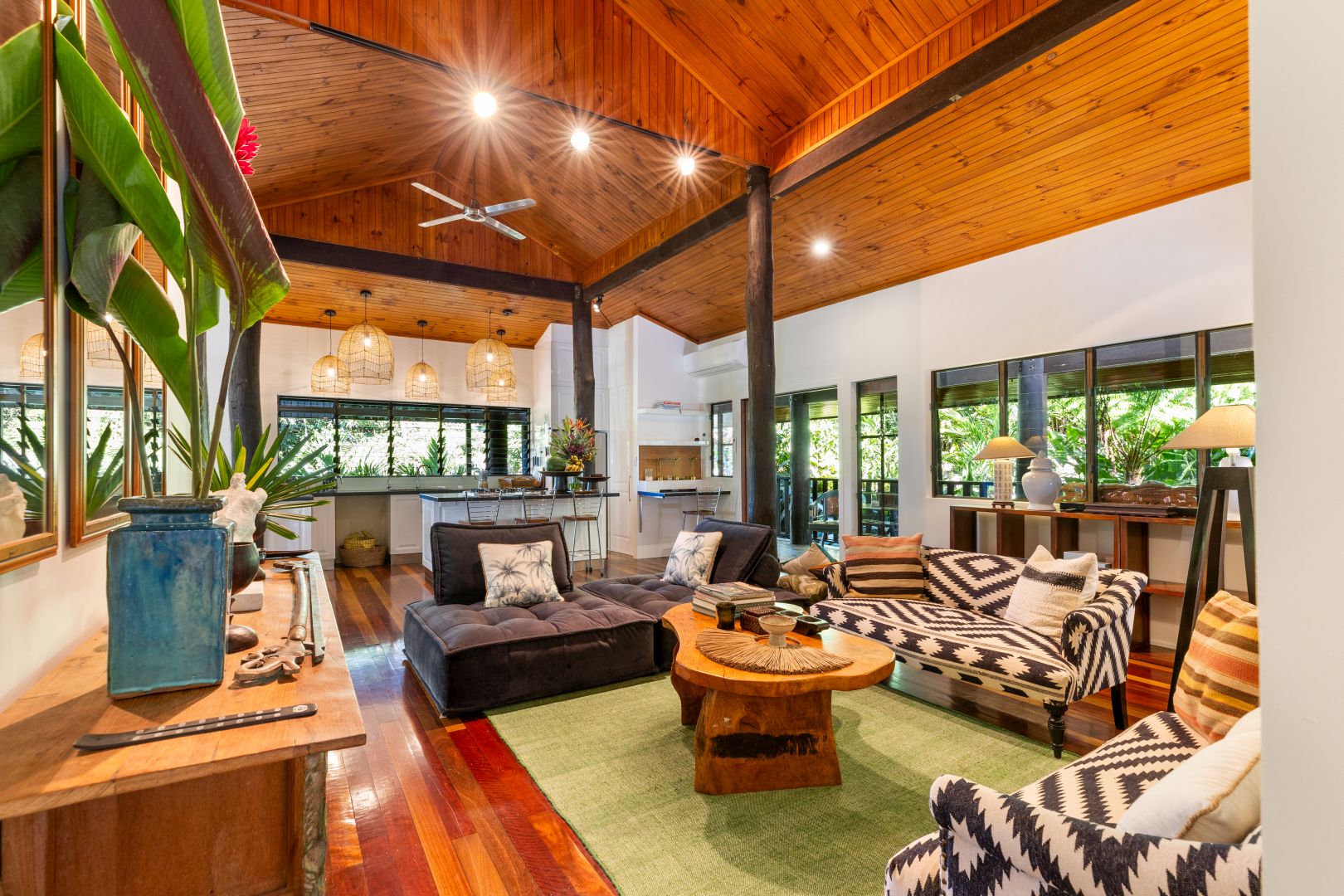 18-014-family-retreats-papillon-on-coral-sea-mossman-gorge-(14)