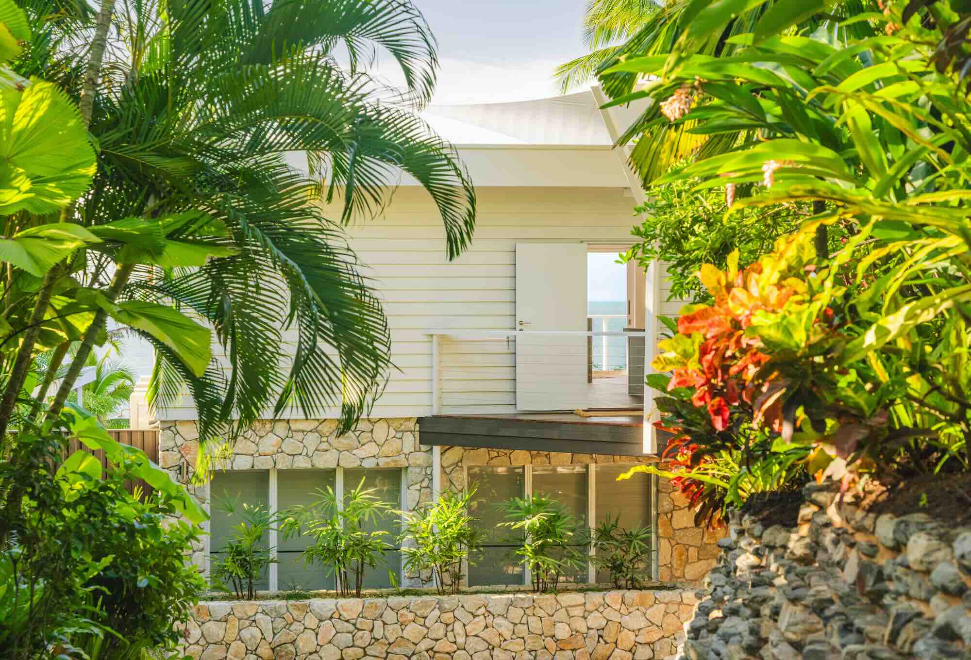 19-family-retreats-15-wharf-entrance