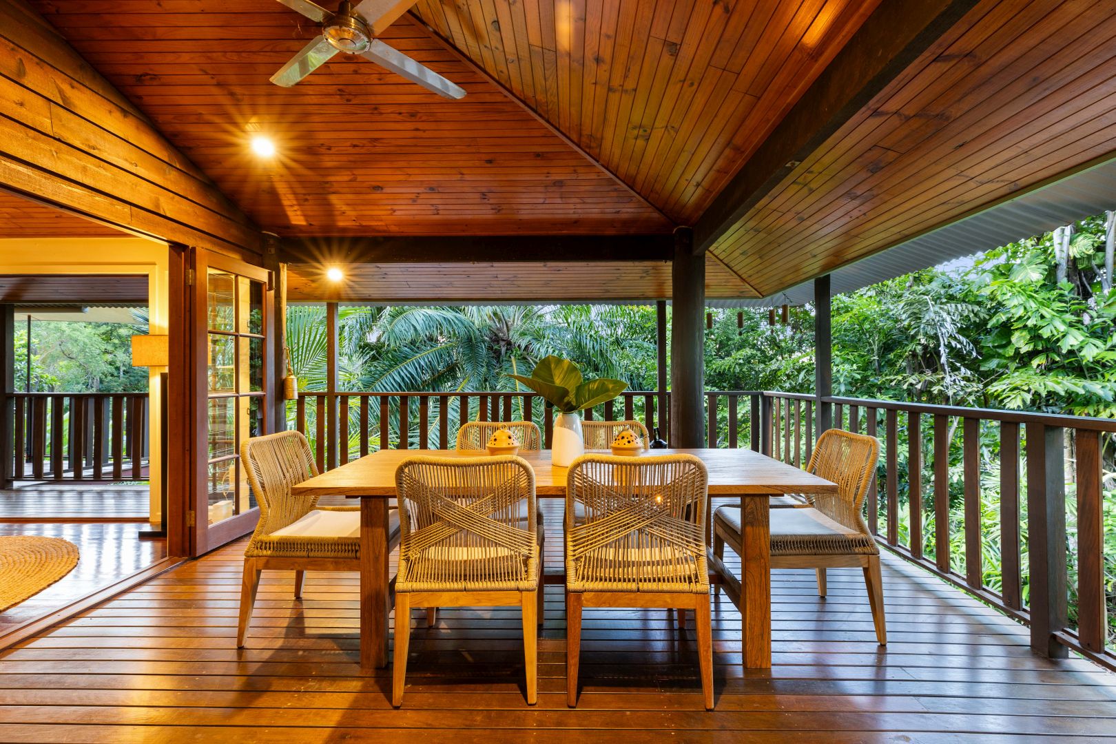 20-016-family-retreats-papillon-on-coral-sea-mossman-gorge-(16)