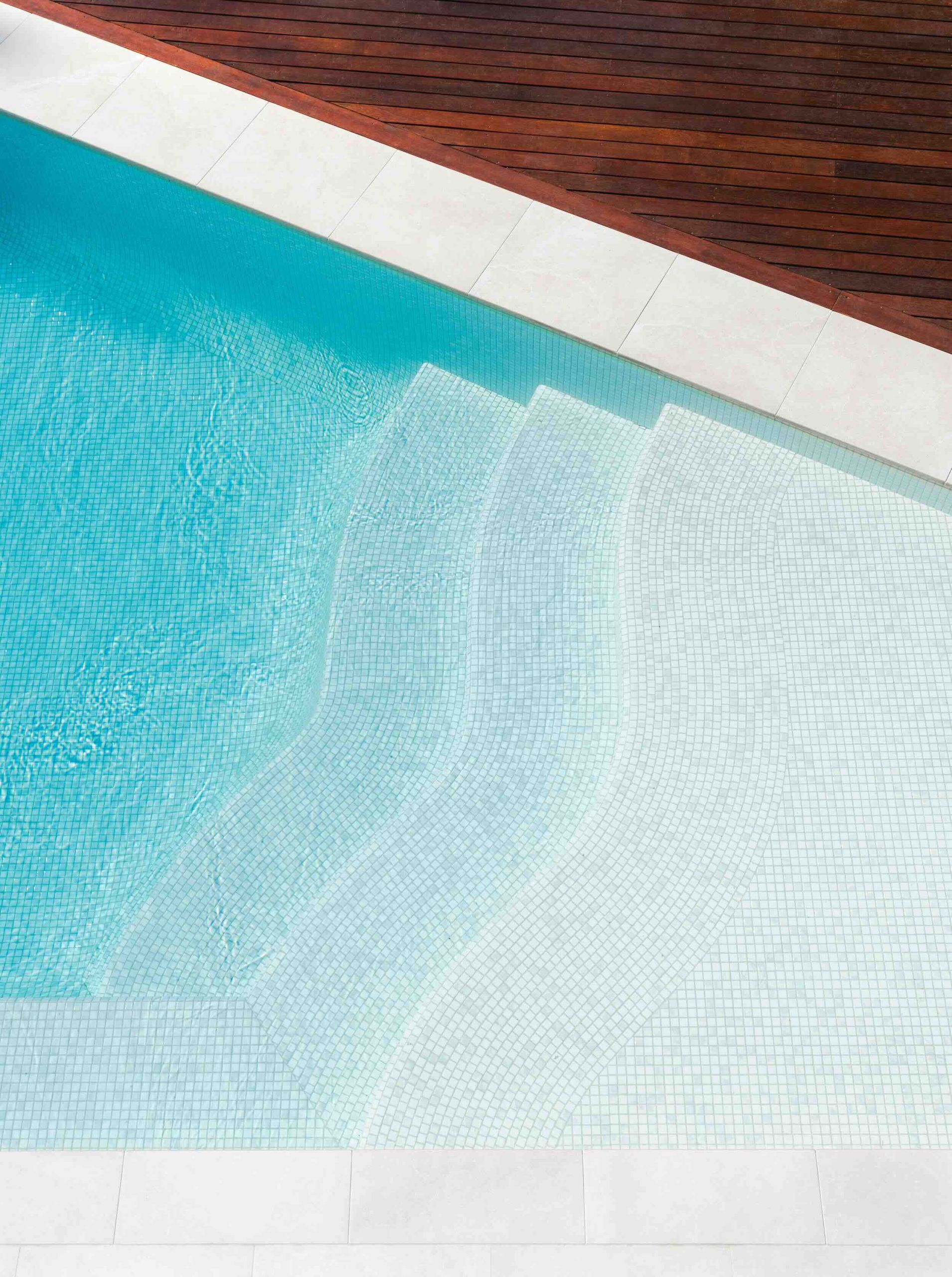 22-family-retreats-15-wharf-exterior-pool-aerial