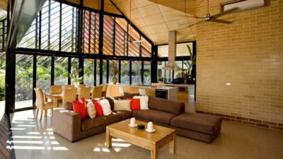 28 Beachfront Mirage 003