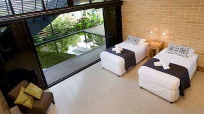 28 Beachfront Mirage 015