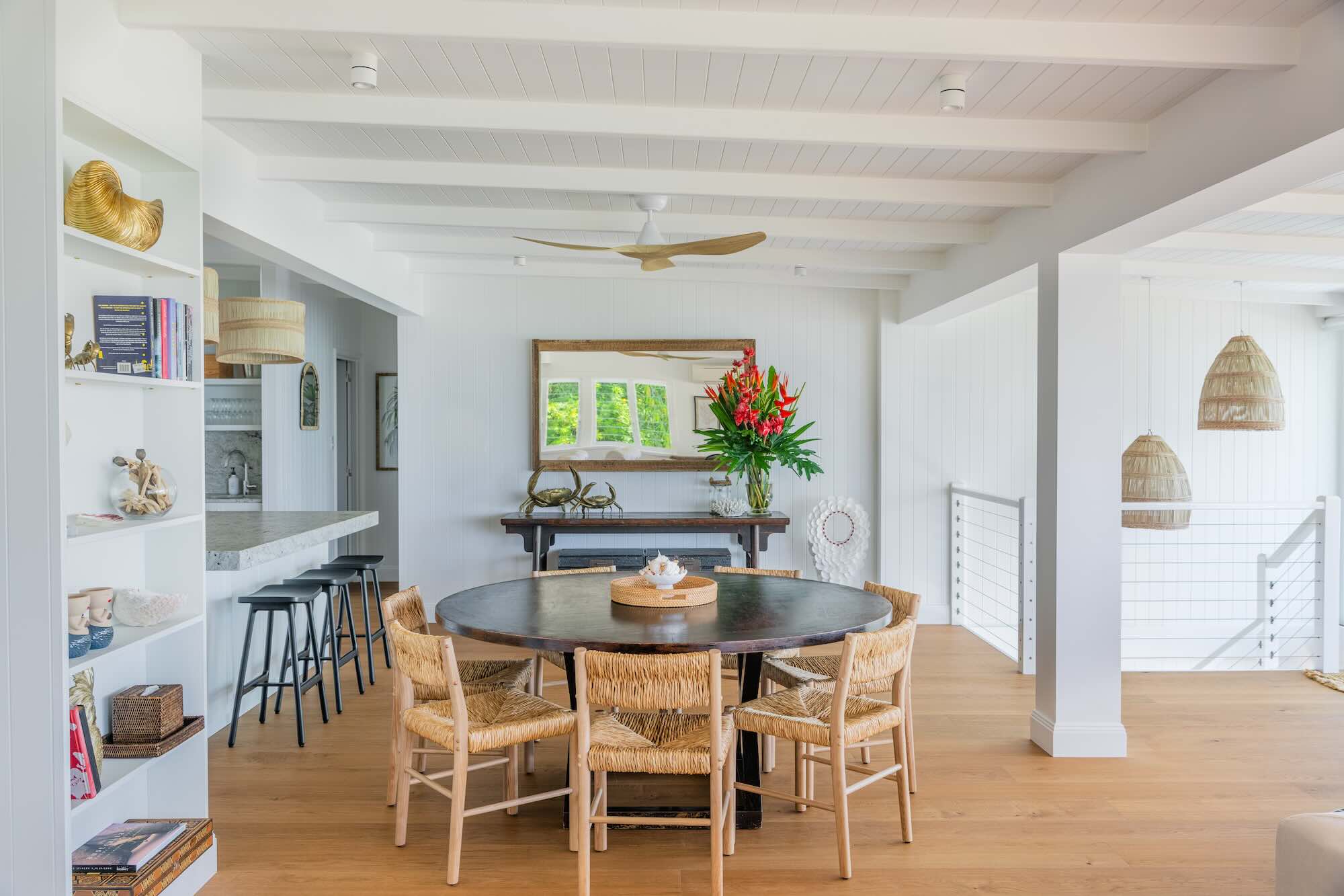 35-family-retreats-15-wharf-upstairs-dining