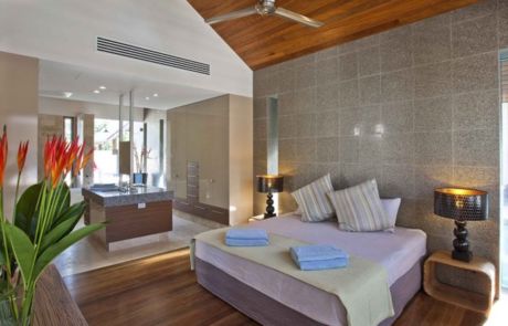 38 Beachfront Mirage 010