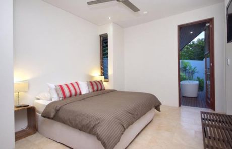 38 Beachfront Mirage 013