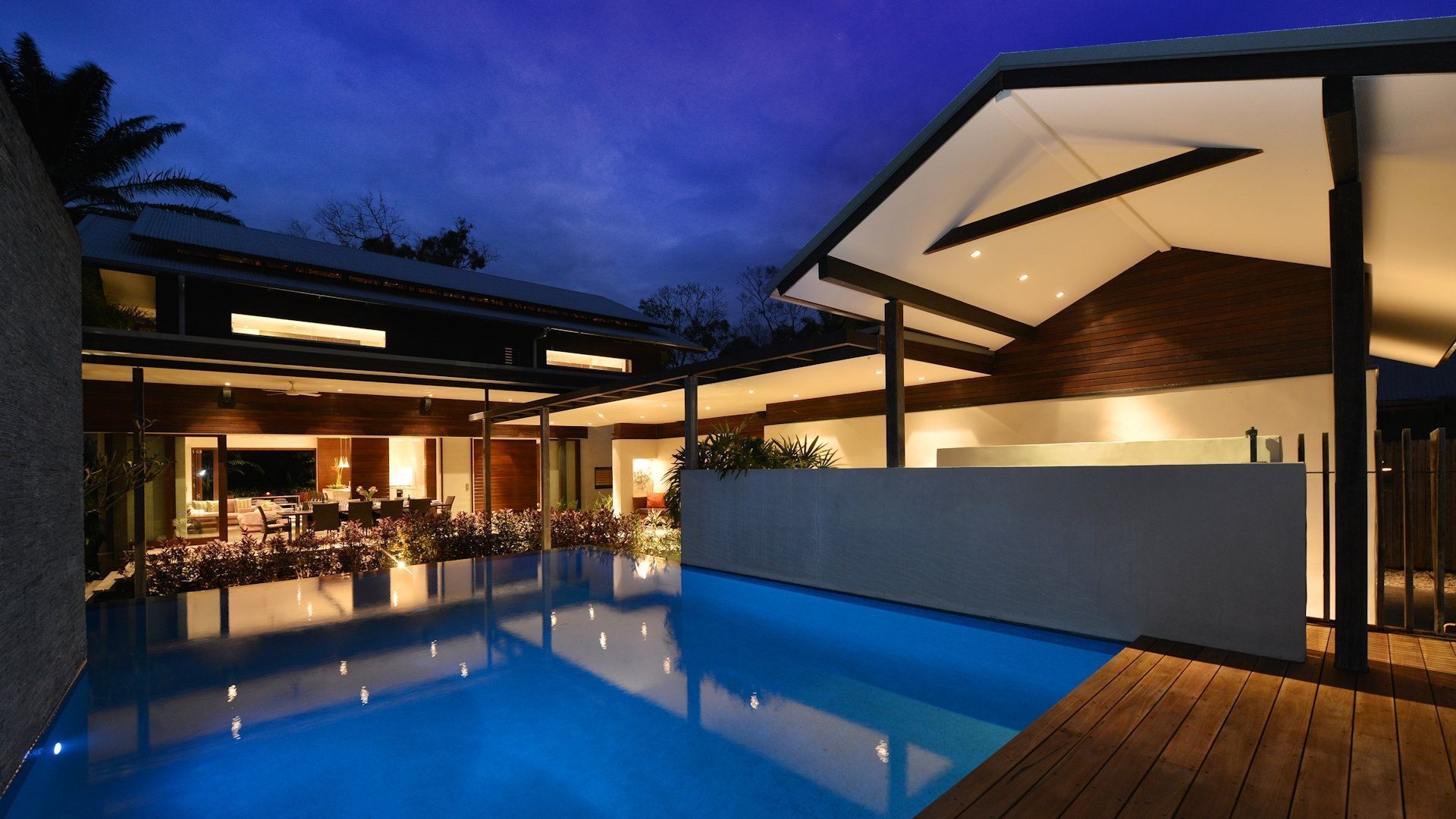 6 Beachfront Mirage 001