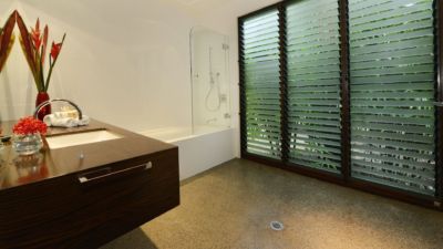 6 Beachfront Mirage 036