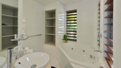 Absolute Newell Beach 048