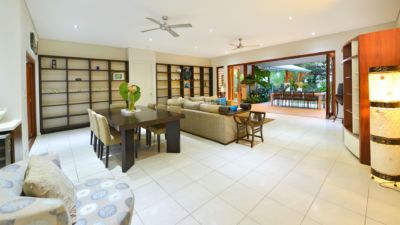 Pearl on Newell Beach 007