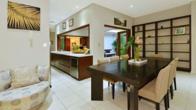 Pearl on Newell Beach 019