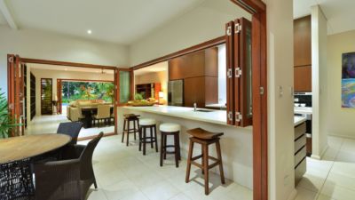 Pearl on Newell Beach 033