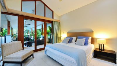 Pearl on Newell Beach 037