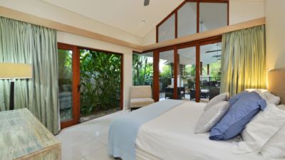 Pearl on Newell Beach 038