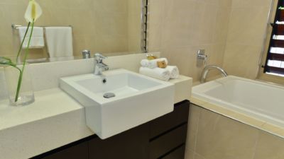 Pearl on Newell Beach 046