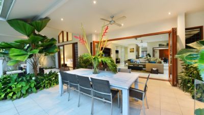 Pearl on Newell Beach 049