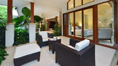 Pearl on Newell Beach 057