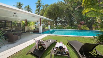 Pearl on Newell Beach 060