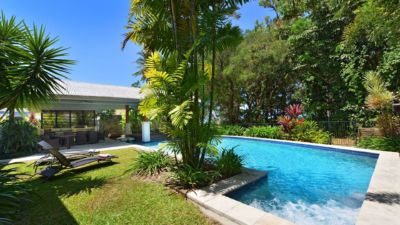 Pearl on Newell Beach 062