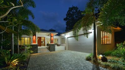 Pearl on Newell Beach 074