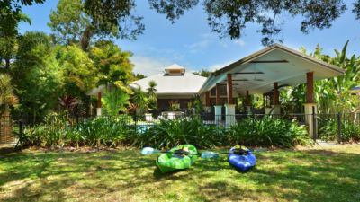 Pearl on Newell Beach 076