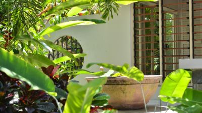 Pearl on Newell Beach 081