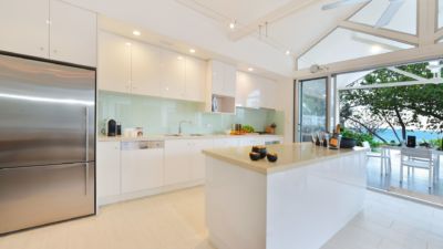 The Beach House on Oak Beach 004